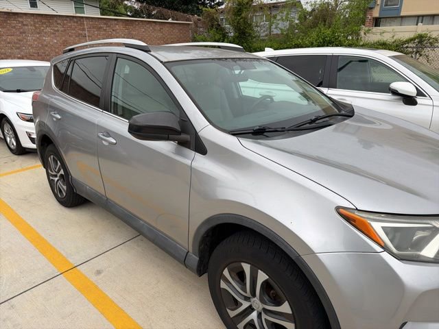Used 2016 Toyota RAV4 LE image 4