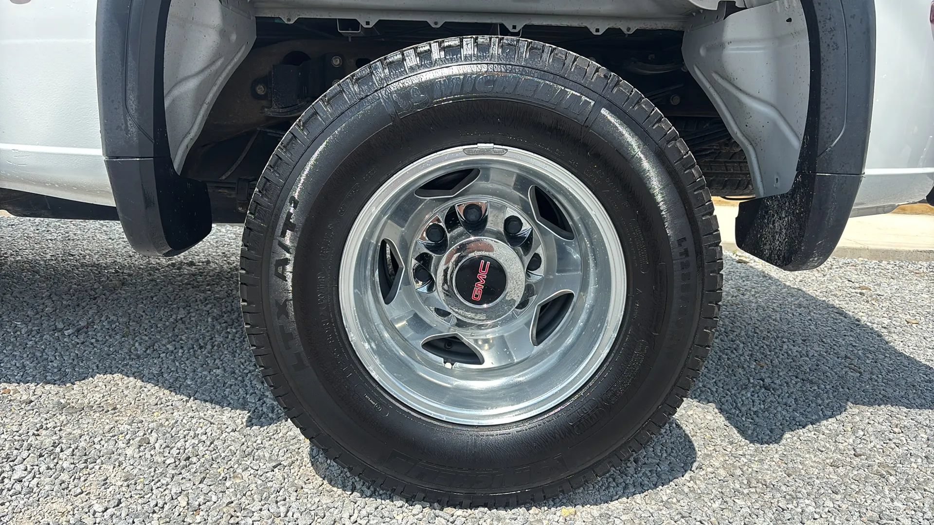 Used 2023 GMC Sierra 3500 Denali w/ Denali Ultimate Package AWD/4WD image 2