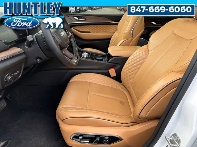 Used 2023 Jeep Grand Cherokee Summit w/ Luxury Tech Group V image 20