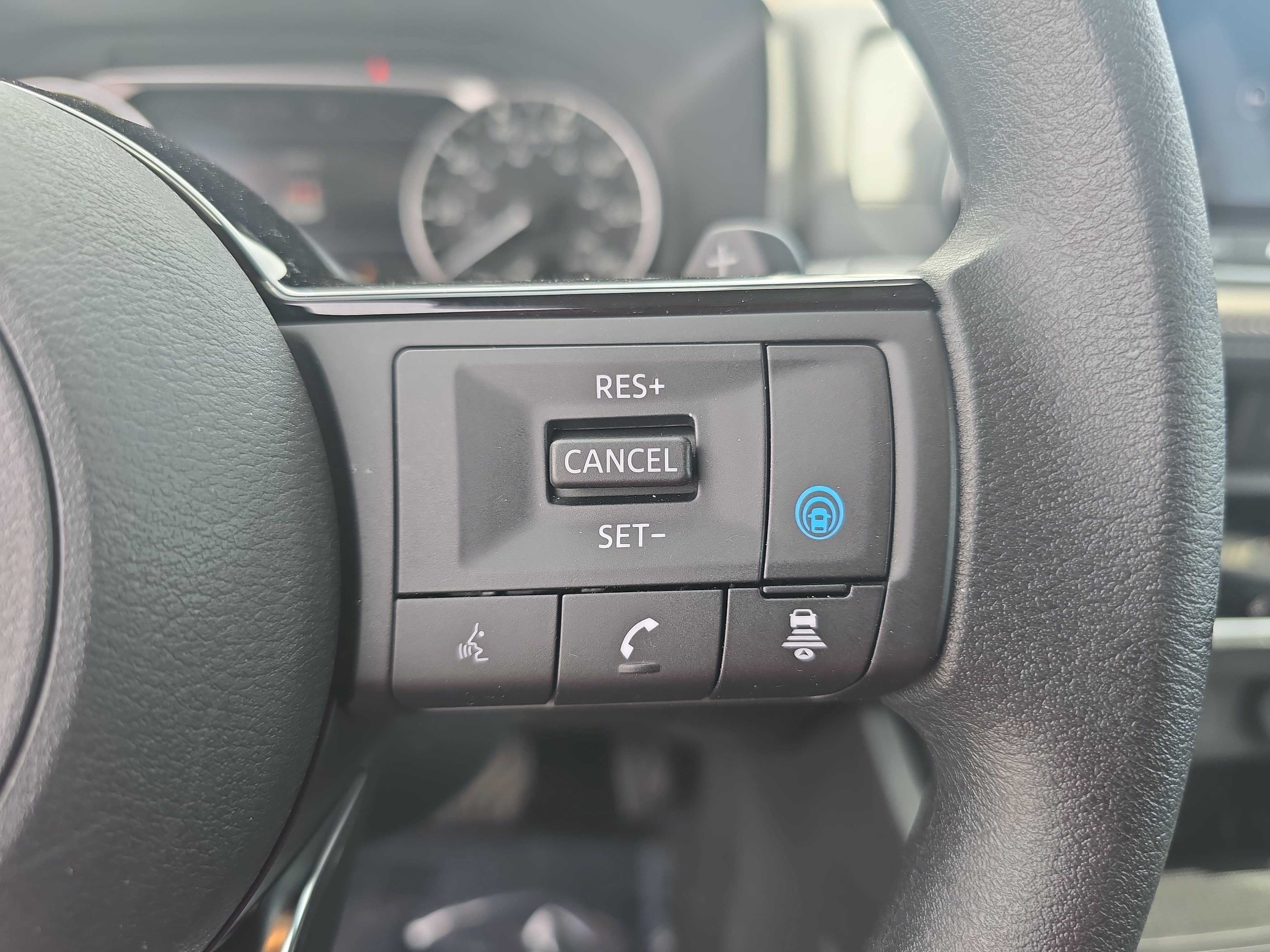 Used 2023 Nissan Rogue SV FWD image 17