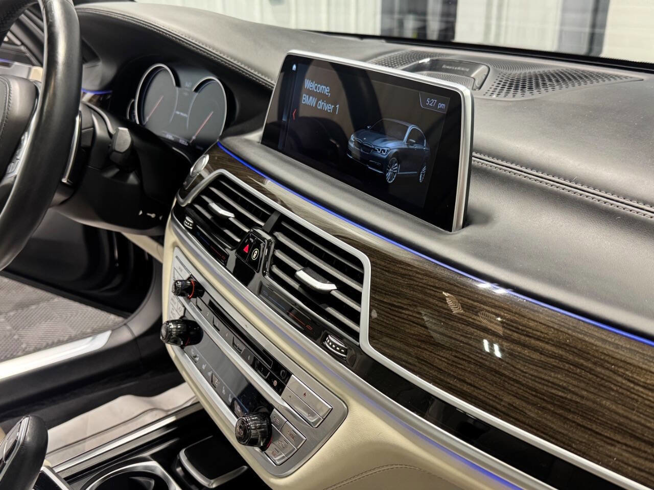 Used 2019 BMW M760i xDrive w/ Luxury Rear Seating Package image 35