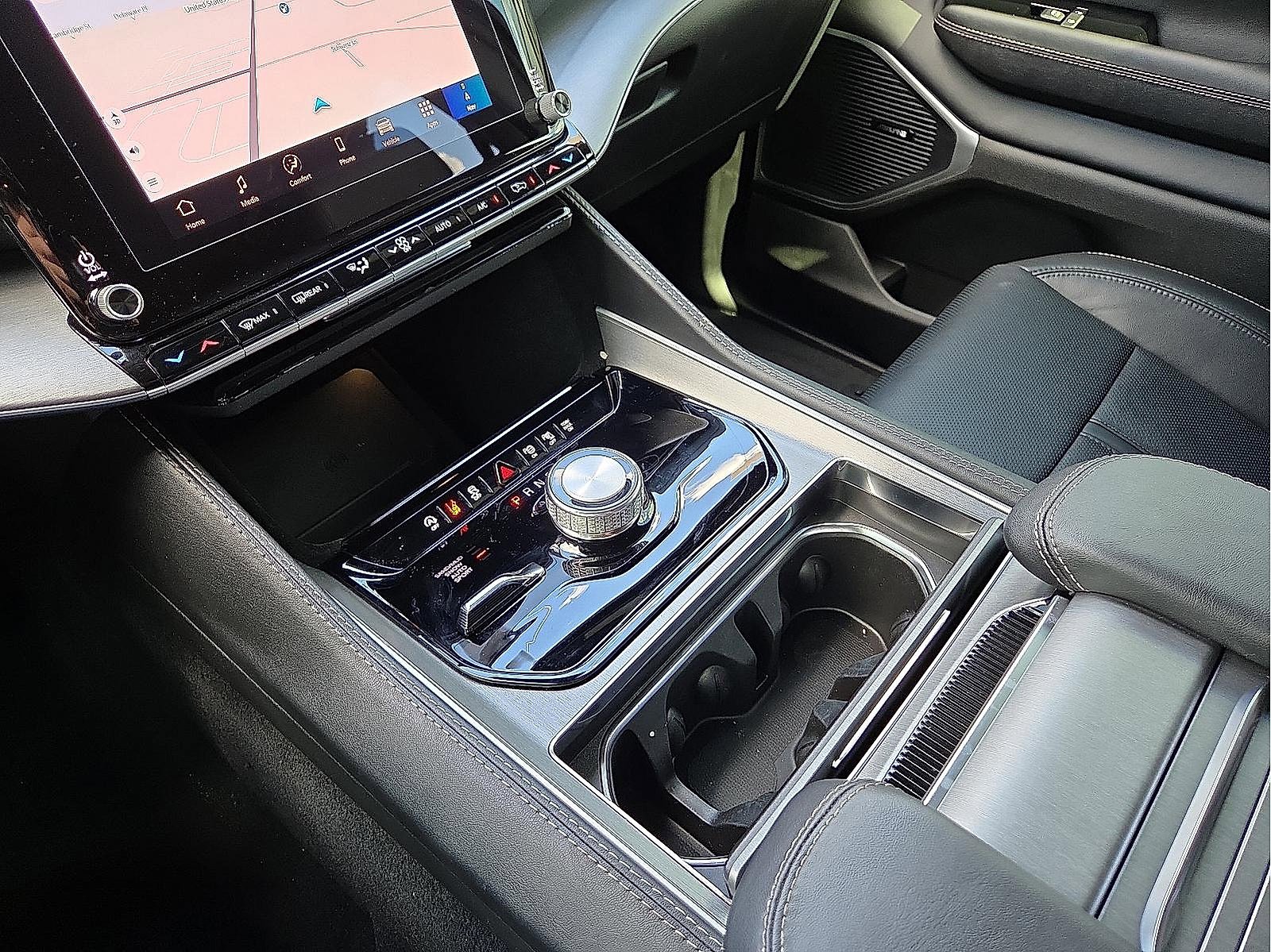 New 2025 Jeep Wagoneer L 4WD w/ Convenience Group I image 25