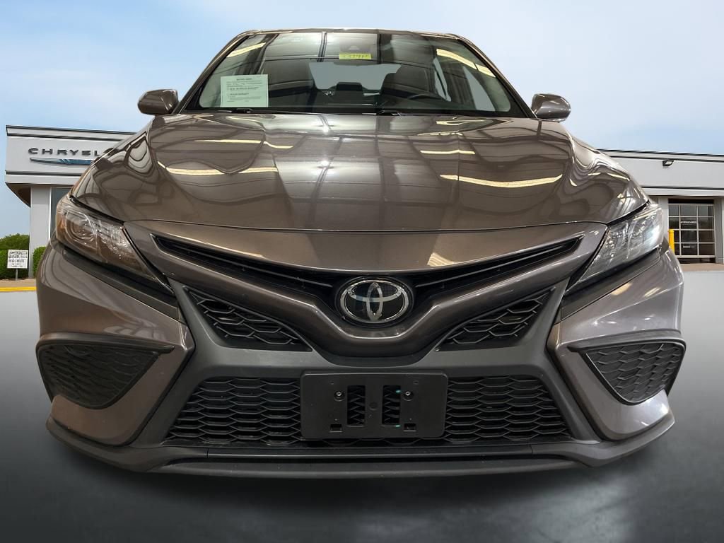 Used 2024 Toyota Camry SE image 8