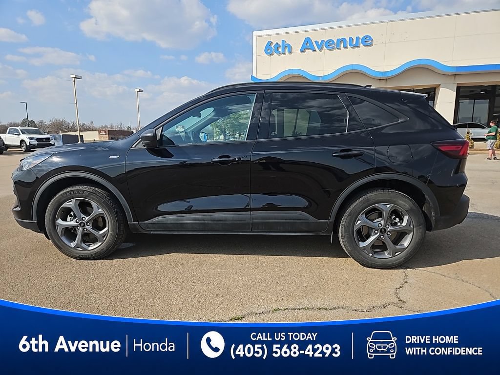 Used 2025 Ford Escape ST-Line AWD/4WD image 8