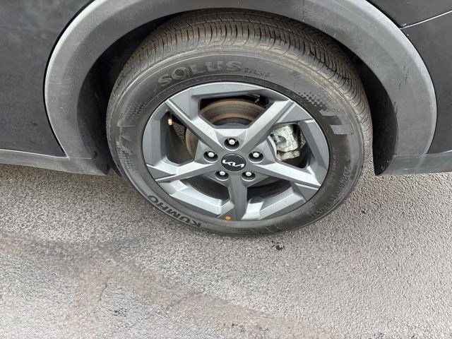 Used 2025 Kia K4 LXS image 42