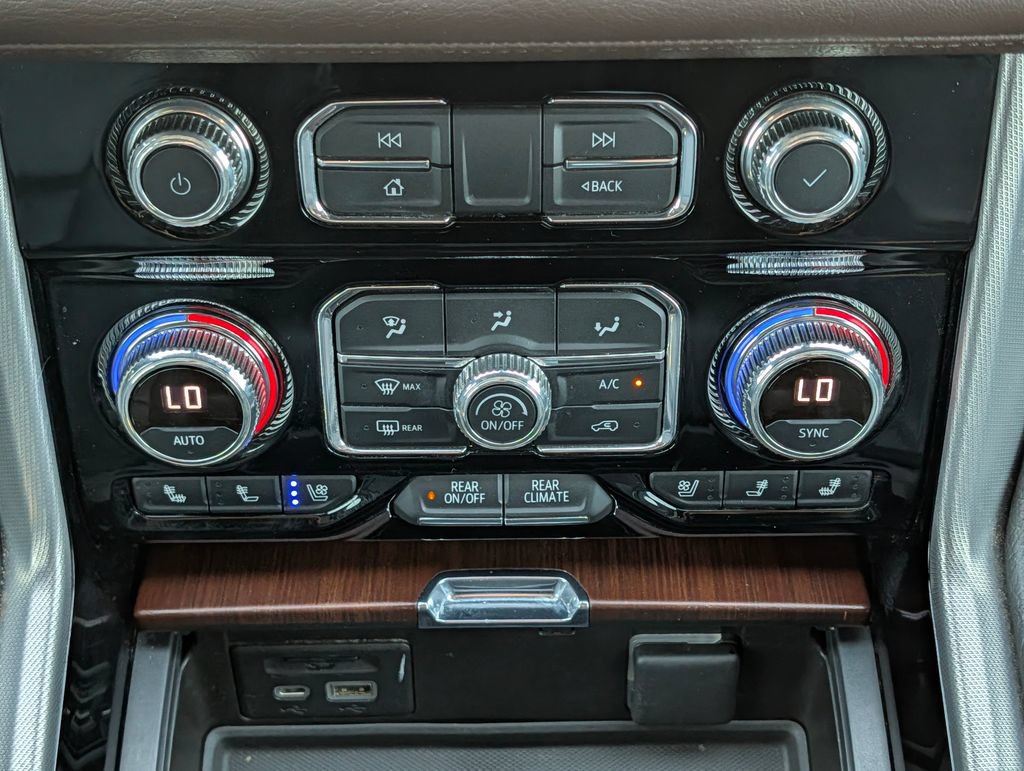 Used 2021 GMC Yukon XL Denali w/ Denali Premium Package RWD image 18
