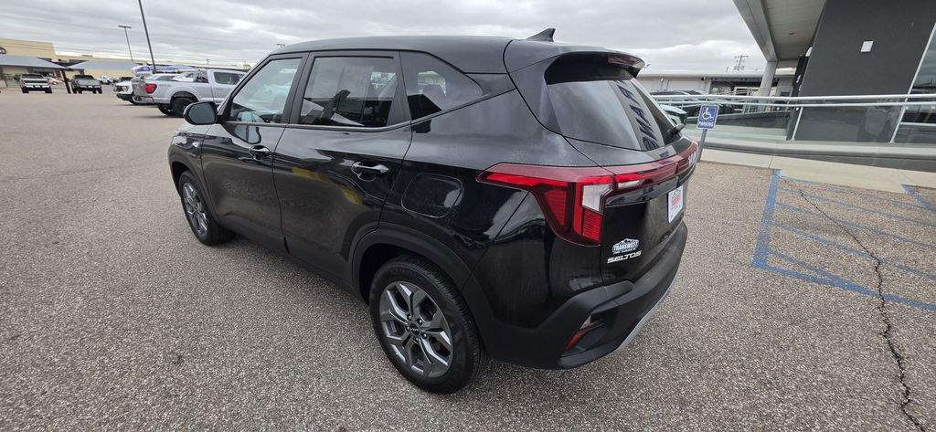 Used 2026 Kia Seltos LX AWD/4WD image 6