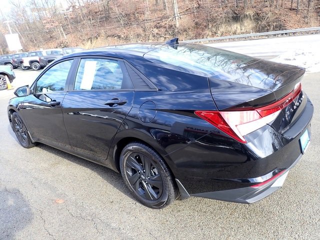 Used 2023 Hyundai Elantra SEL image 8