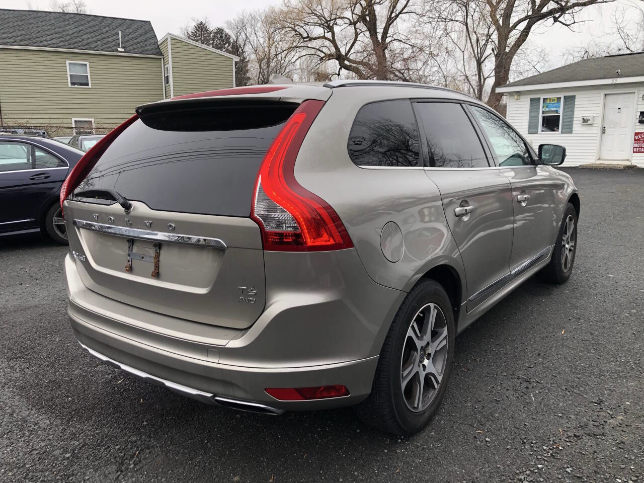 Used 2015 Volvo XC60 T6 image 4