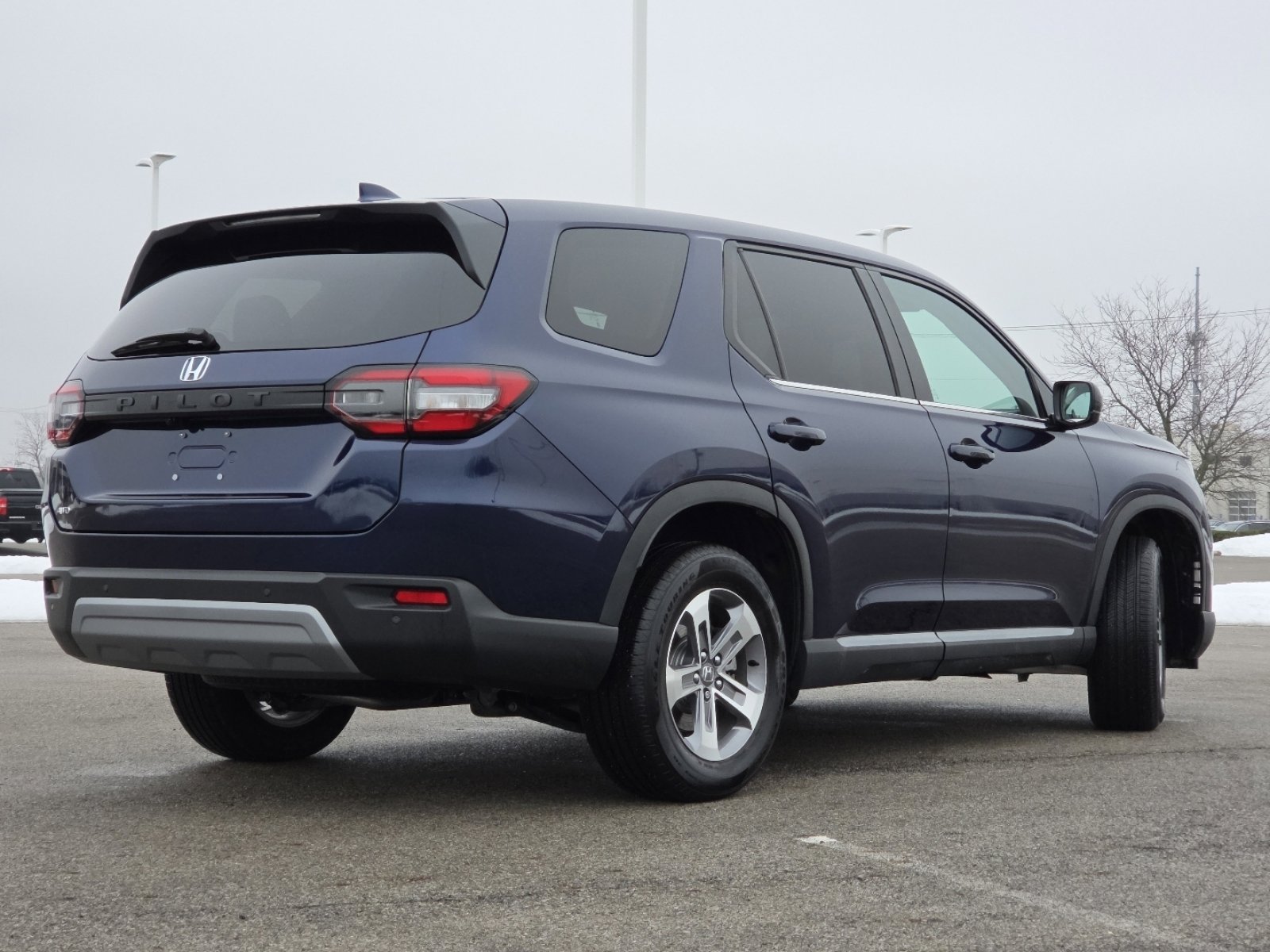 Used 2025 Honda Pilot EX-L image 16