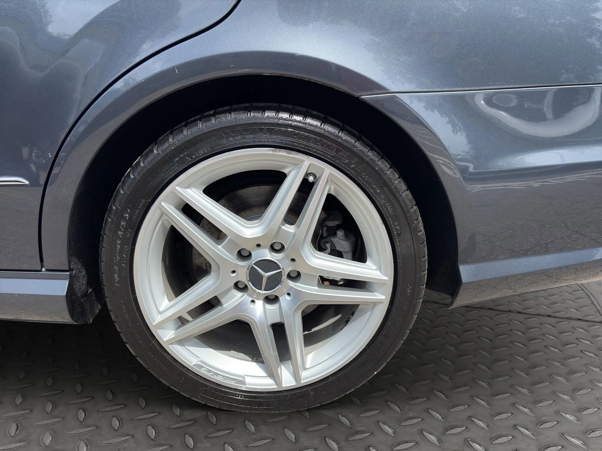 Used 2011 Mercedes-Benz E 550 Sedan image 32