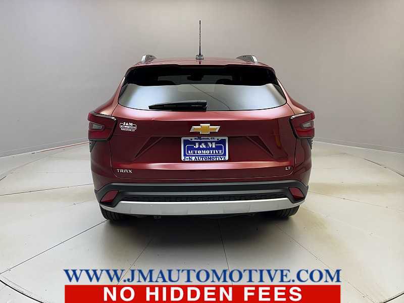 Used 2024 Chevrolet Trax LT w/ Driver Confidence Package image 4