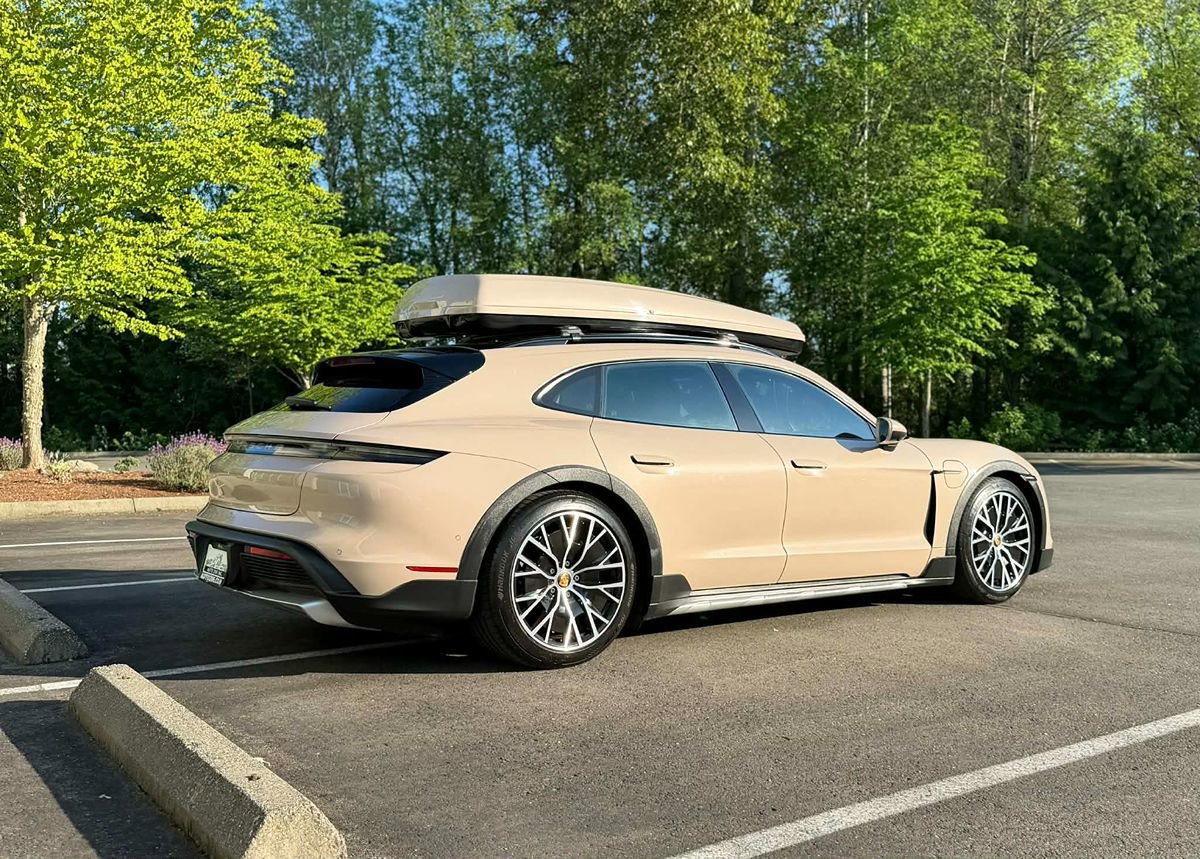 Used 2021 Porsche Taycan 4 Cross Turismo AWD/4WD image 5