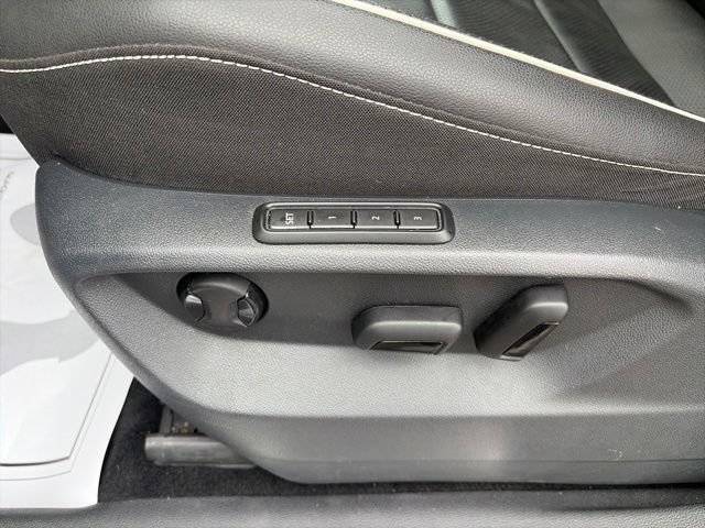 Used 2023 Volkswagen Tiguan SEL R-Line AWD/4WD image 9