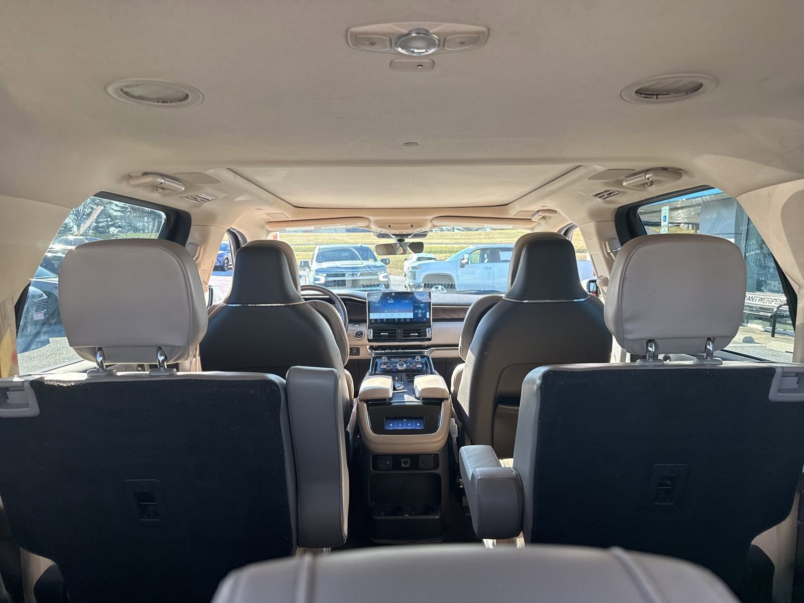 Used 2022 Lincoln Navigator Reserve image 9