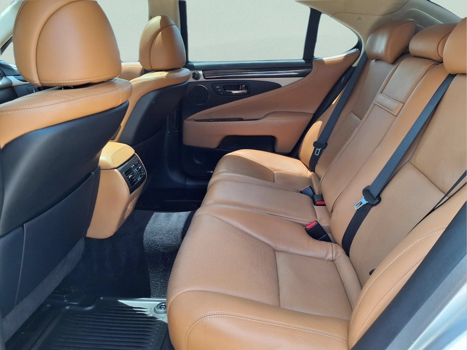 Used 2013 Lexus LS 460 w/ Ultra Luxury Pkg RWD image 11