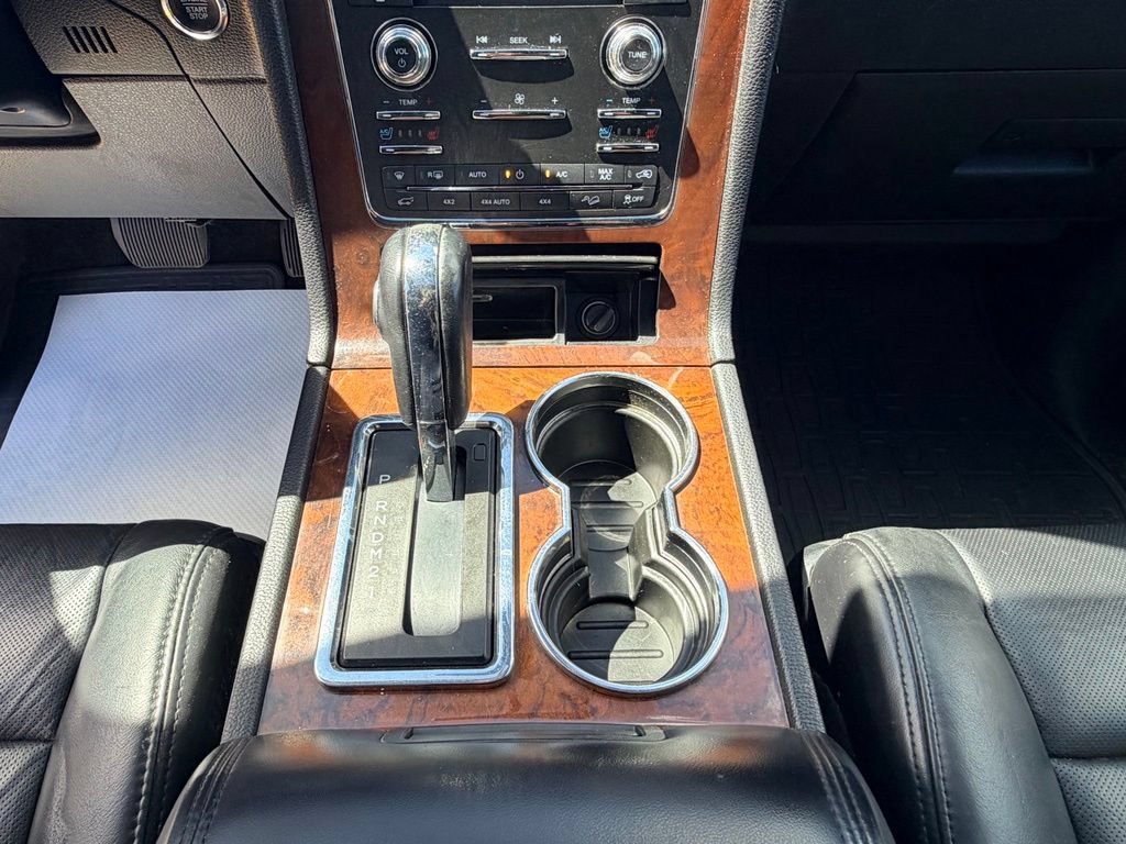 Used 2016 Lincoln Navigator Select AWD/4WD image 15