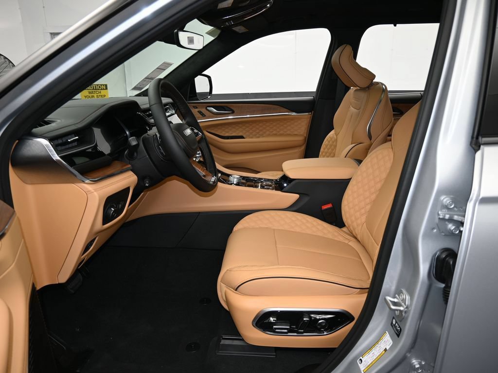 New 2025 Jeep Grand Cherokee L Summit AWD/4WD image 11