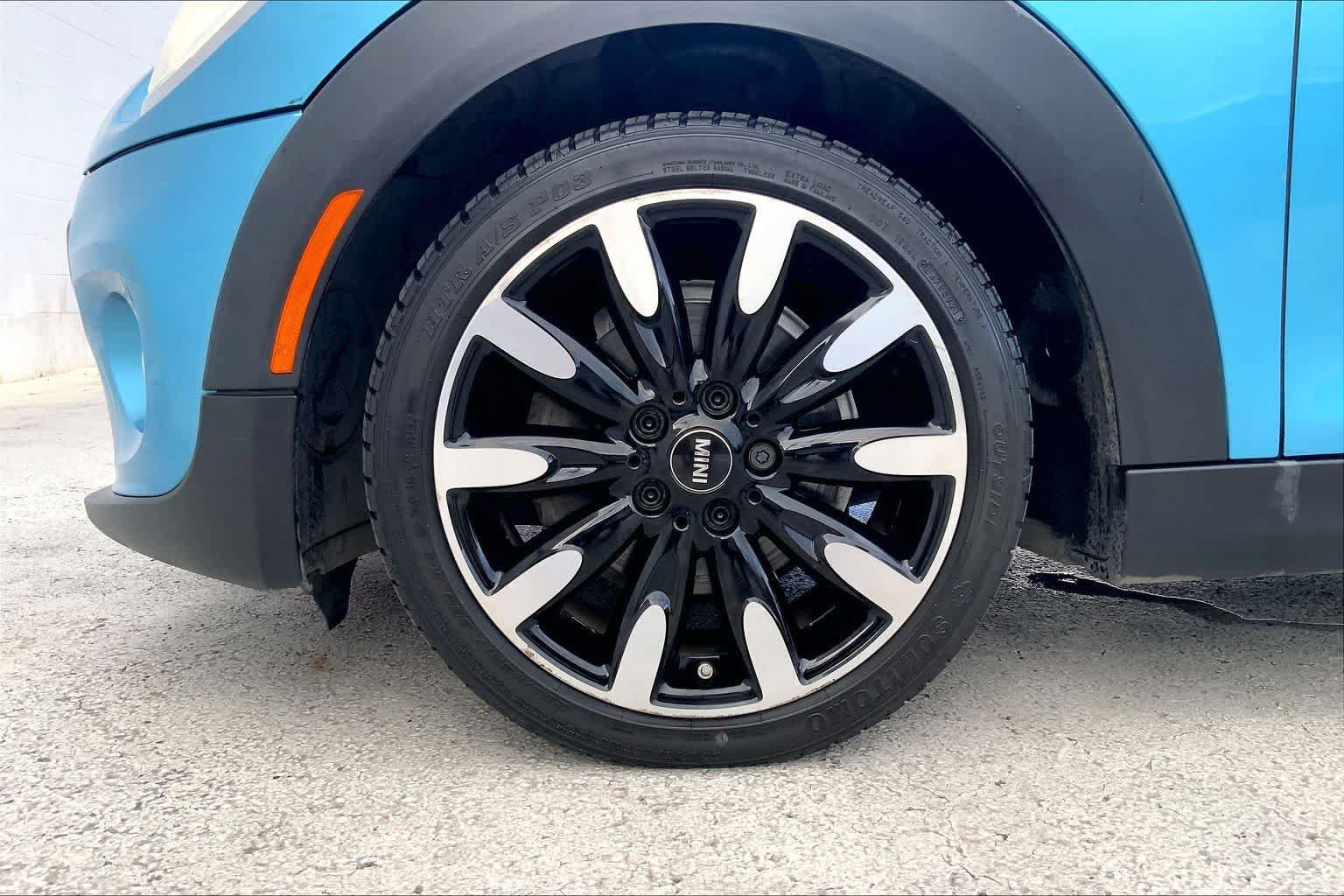 Used 2015 MINI Cooper 4-Door Hardtop FWD image 8
