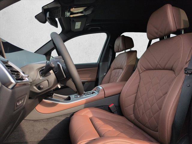 New 2026 BMW X5 xDrive50e image 4