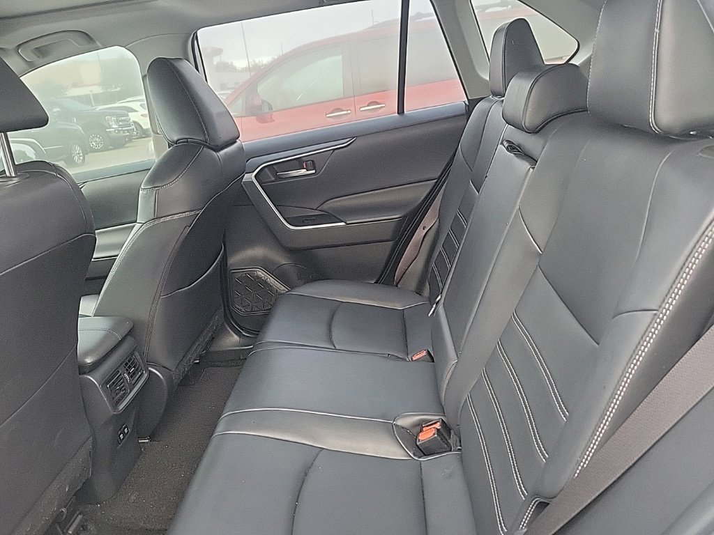 Used 2019 Toyota RAV4 XLE Premium FWD image 13