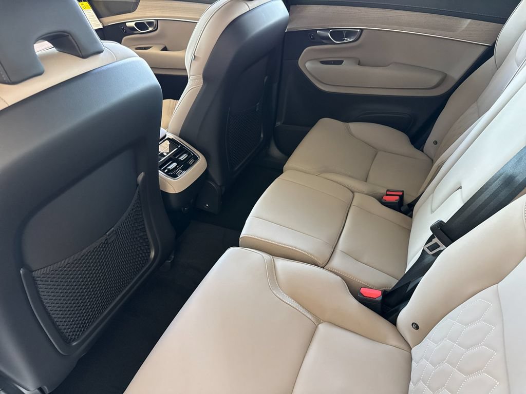 New 2026 Volvo XC90 B6 Plus w/ Protection Package Premier AWD/4WD image 11
