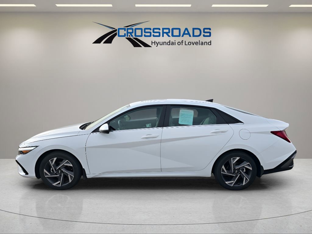 Used 2025 Hyundai Elantra Limited image 2