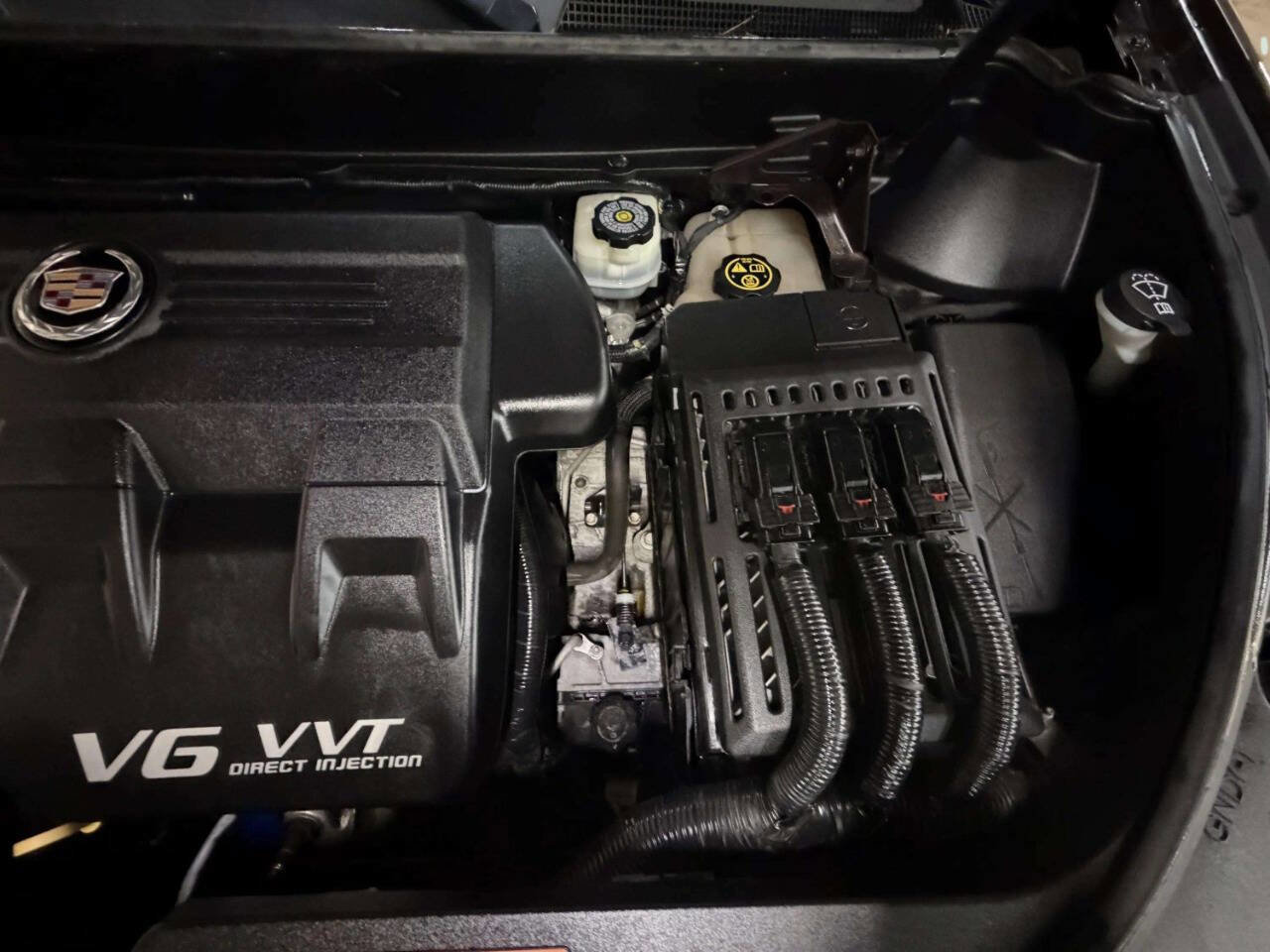 Used 2015 Cadillac SRX Luxury w/ Driver Awareness Package image 32