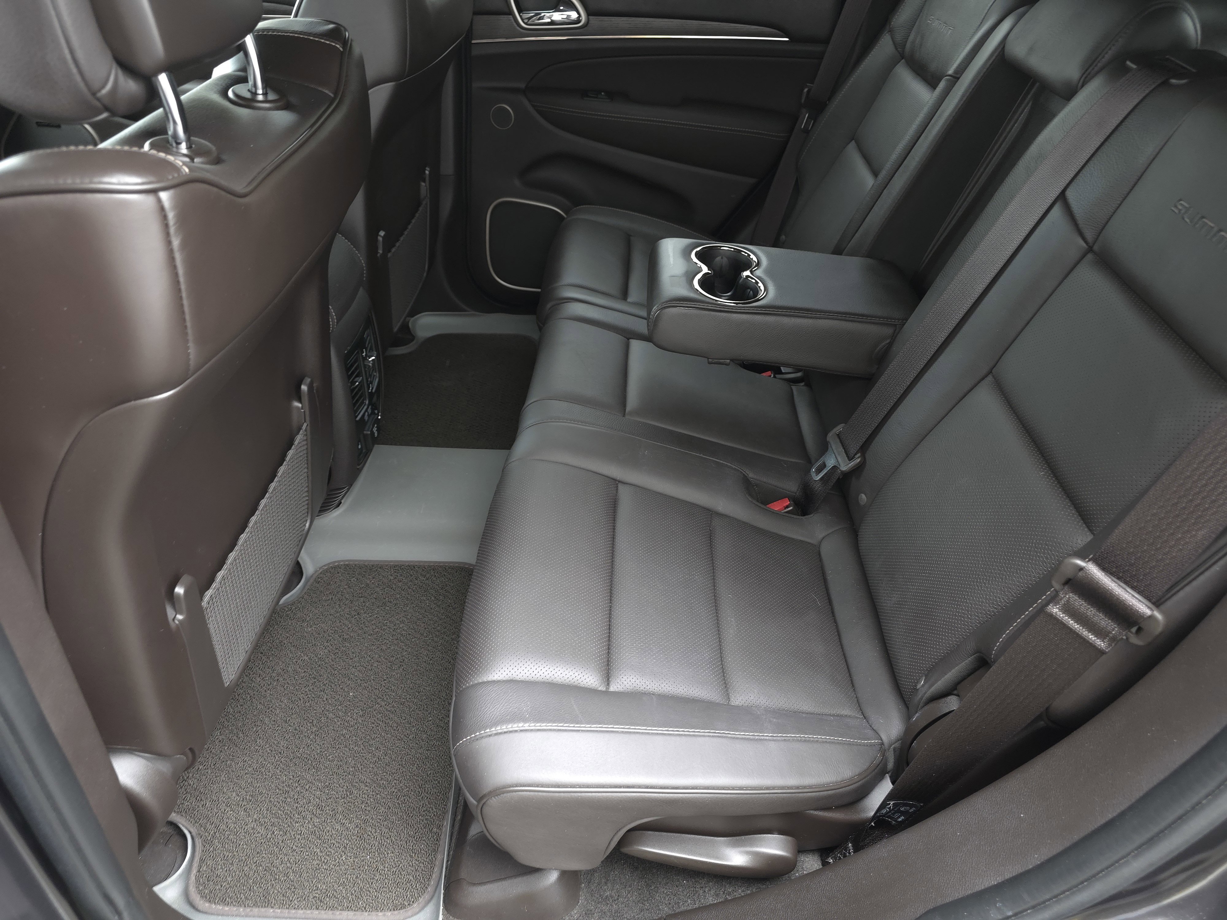 Used 2016 Jeep Grand Cherokee Summit image 23