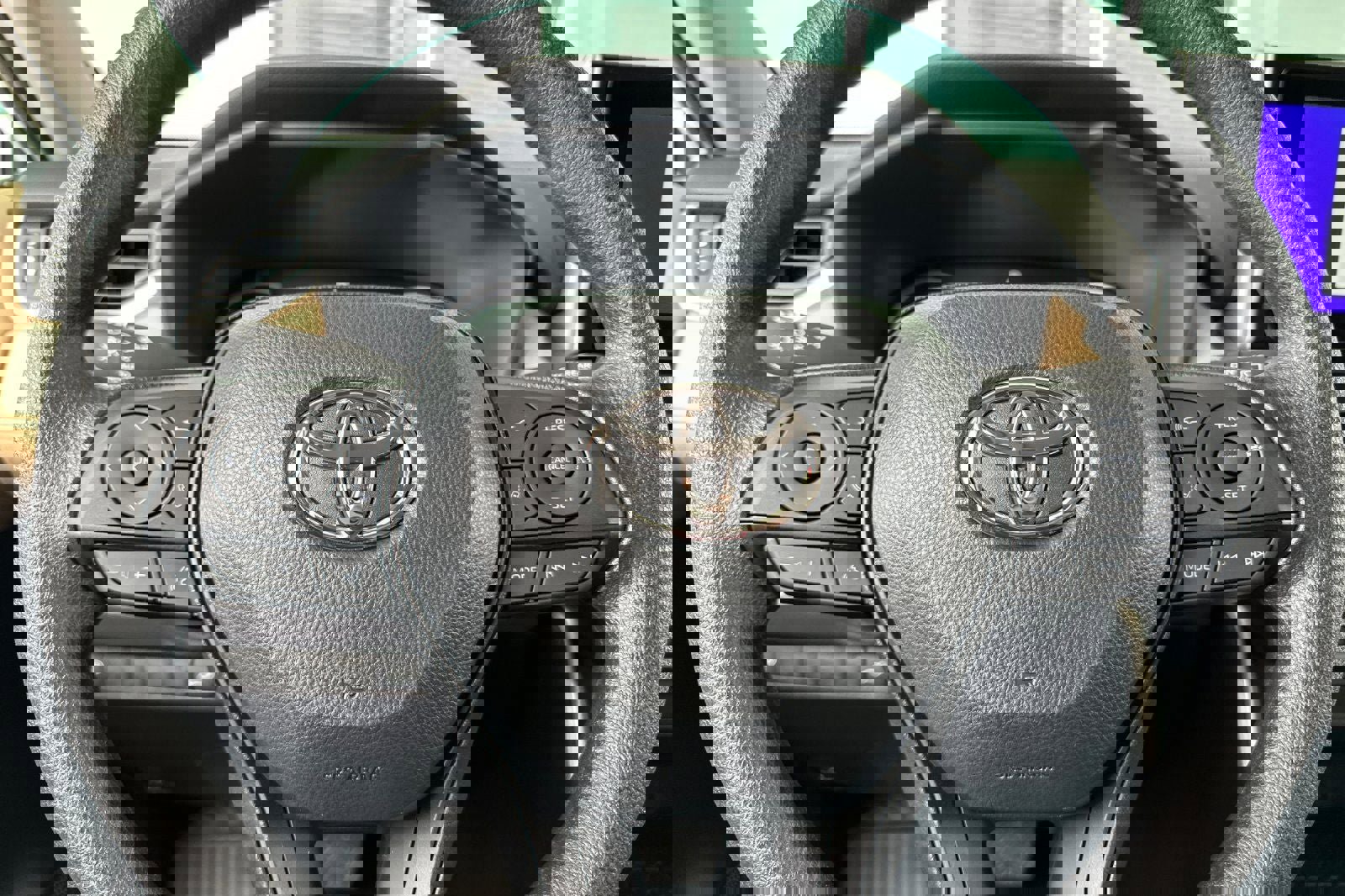 New 2025 Toyota RAV4 XLE image 27