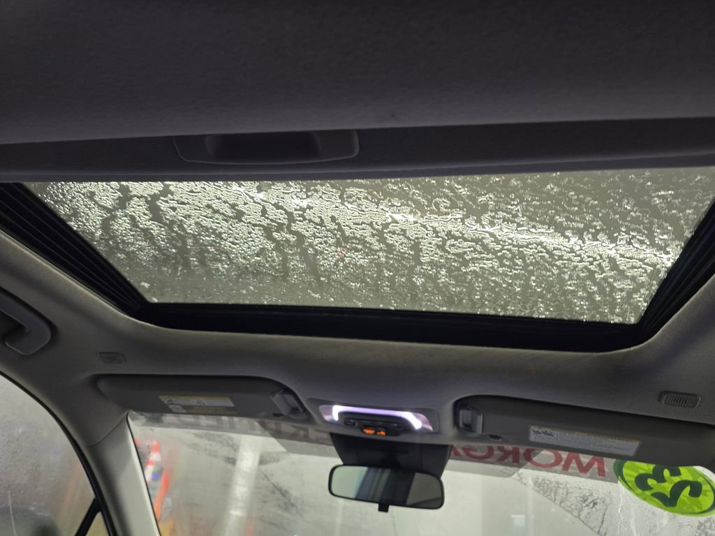 Used 2023 Toyota Corolla Cross LE w/ Moonroof Package image 34