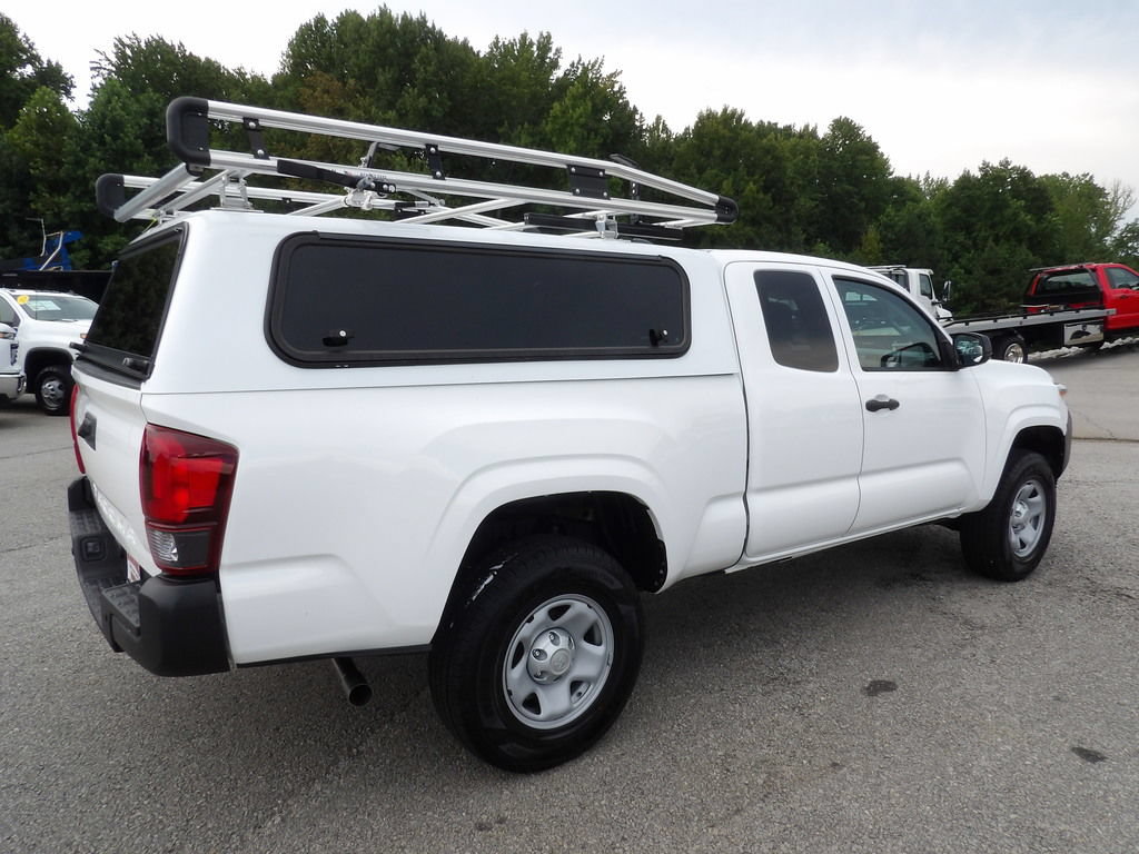 Used 2023 Toyota Tacoma SR RWD image 8