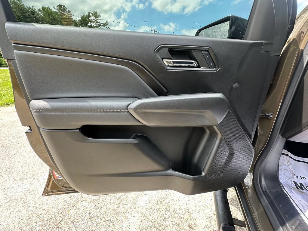 Used 2024 Chevrolet Colorado LT w/ LT Convenience Package III AWD/4WD image 10