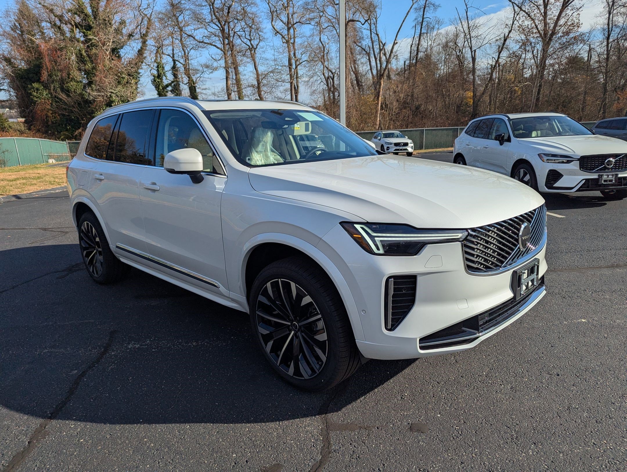 New 2026 Volvo XC90 B6 Ultra w/ Protection Package image 2