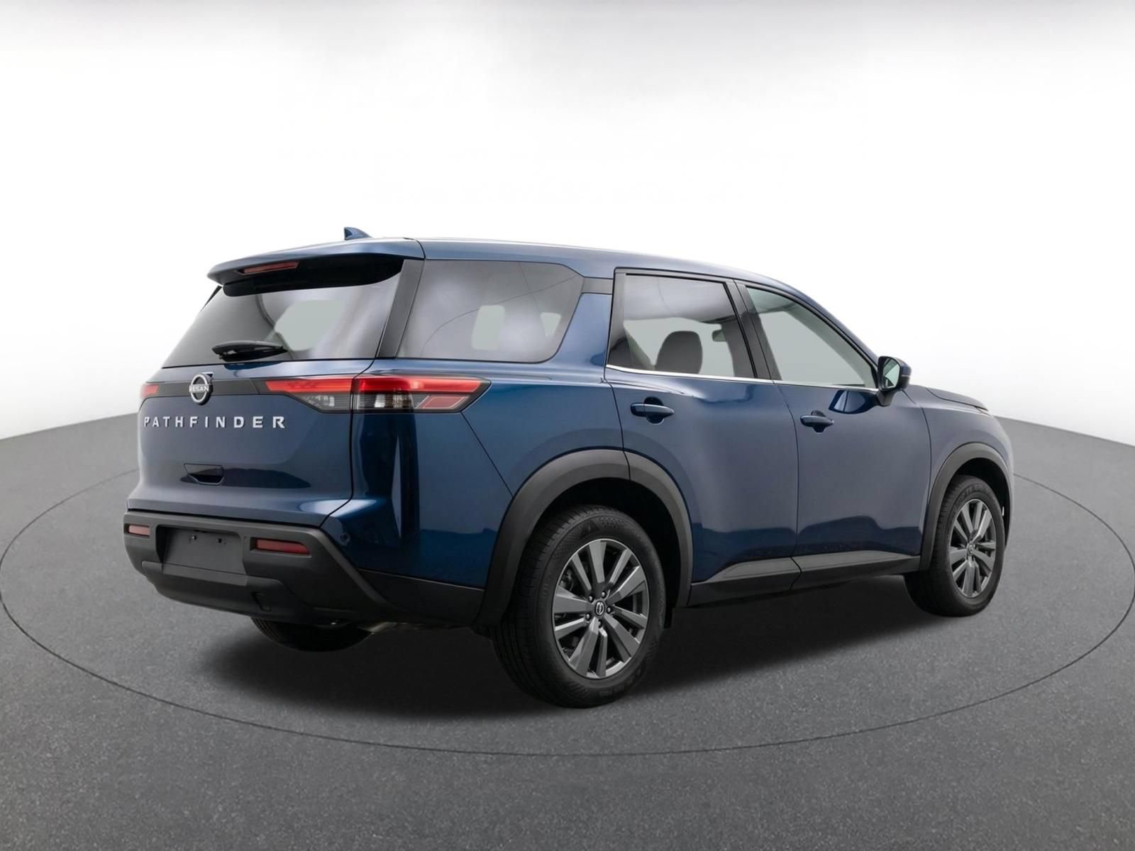 Used 2025 Nissan Pathfinder SV FWD image 9