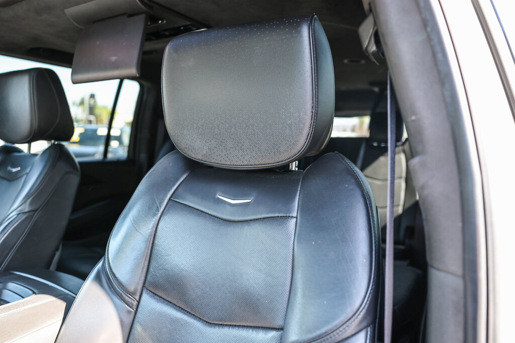 Used 2017 Cadillac Escalade ESV Platinum RWD image 21