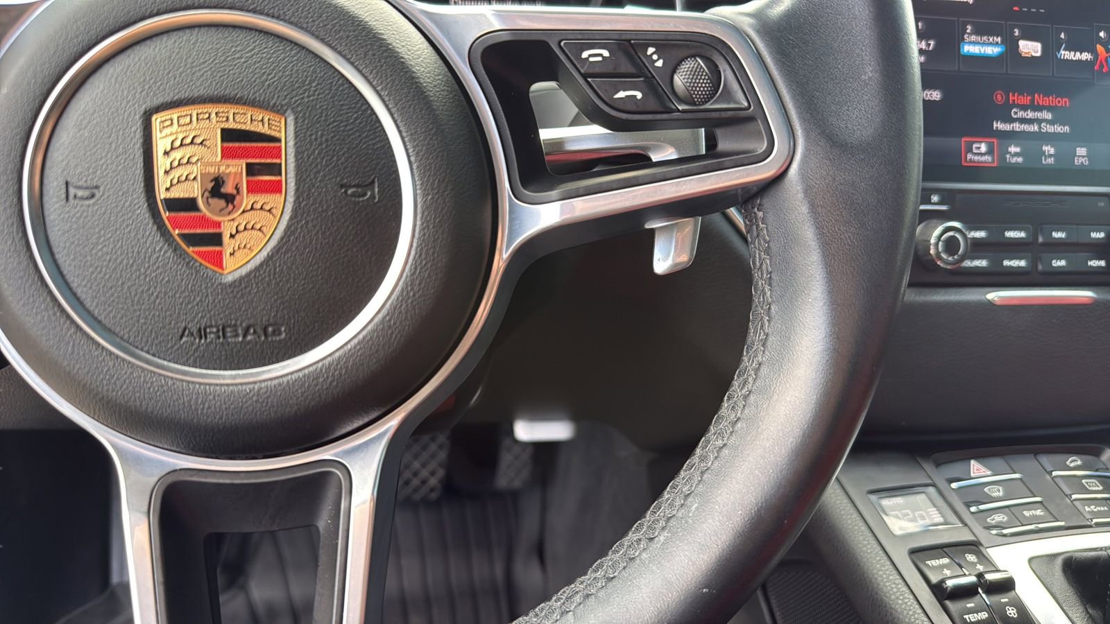 Used 2018 Porsche Macan Sport Edition AWD/4WD image 15