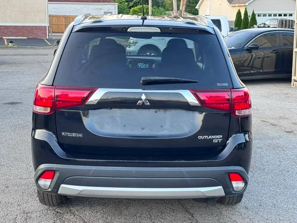 Used 2016 Mitsubishi Outlander GT AWD/4WD image 6