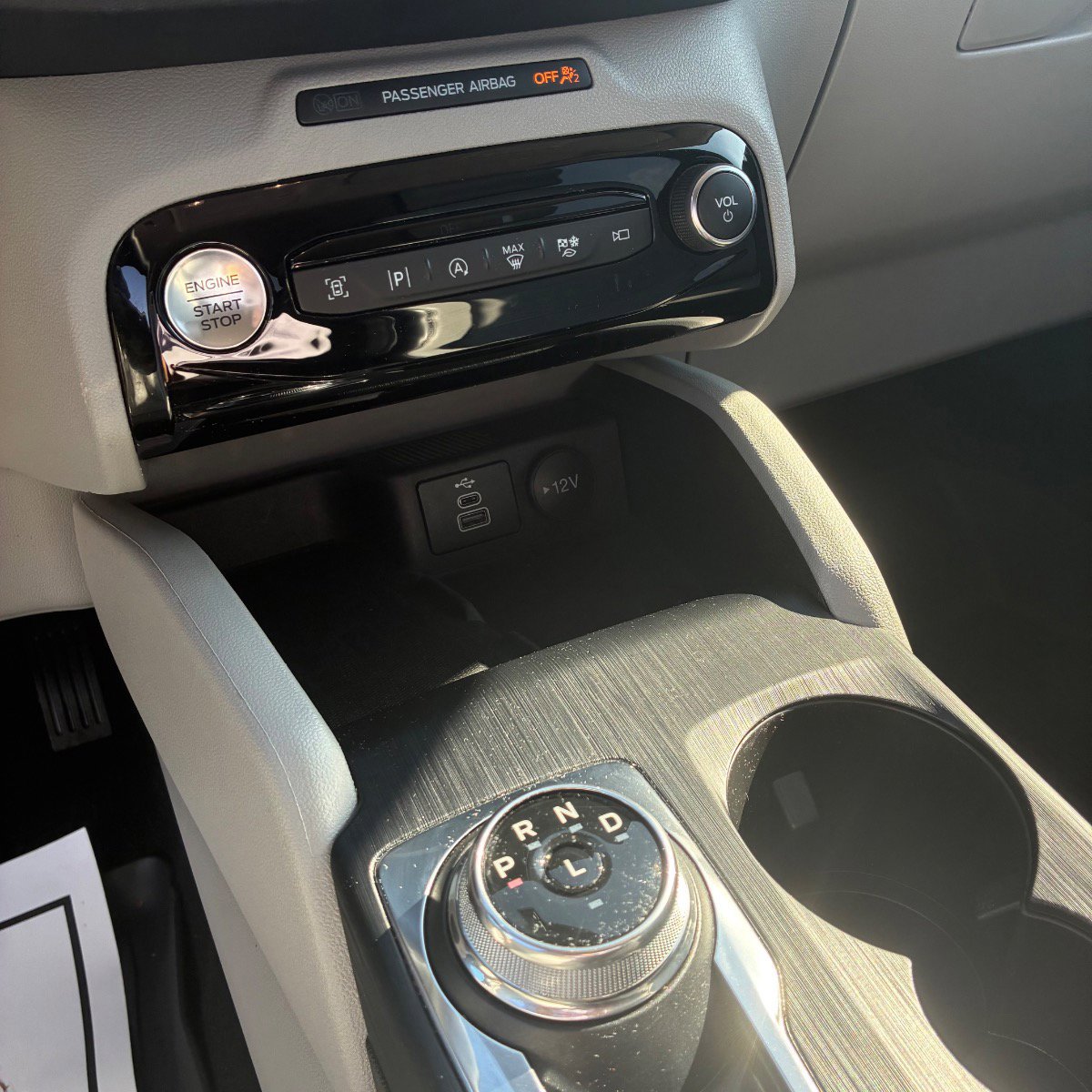 Used 2024 Ford Escape Platinum AWD/4WD image 17