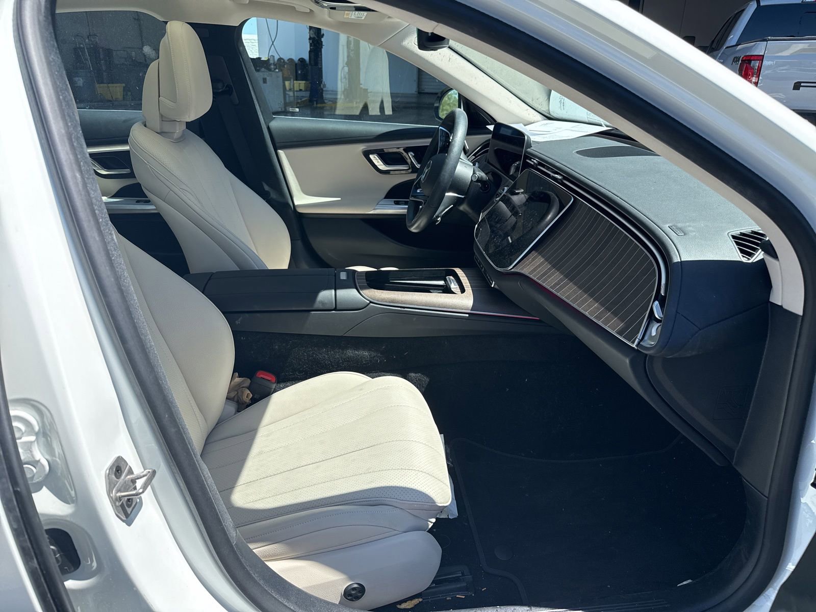 Used 2025 Mercedes-Benz E 350 Sedan image 13