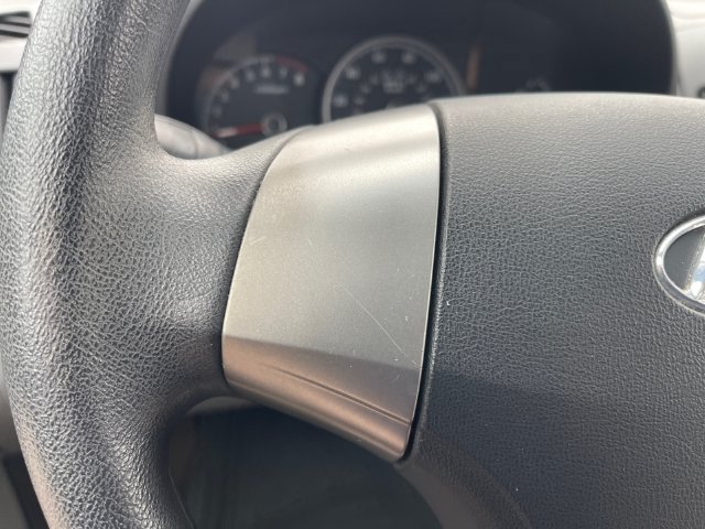 Used 2010 Hyundai Elantra GLS FWD image 17