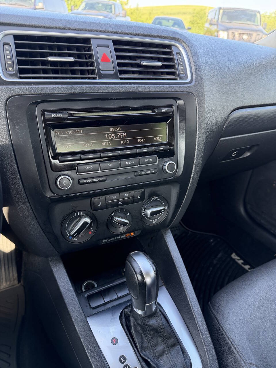 Used 2012 Volkswagen Jetta SE FWD image 19