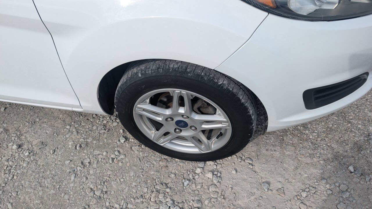 Used 2017 Ford Fiesta SE image 9