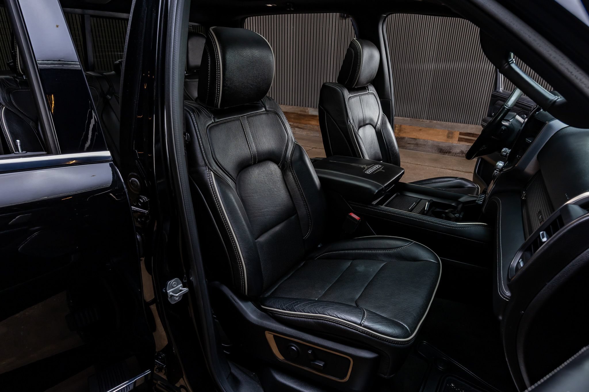 Used 2019 RAM 1500 Limited AWD/4WD image 33