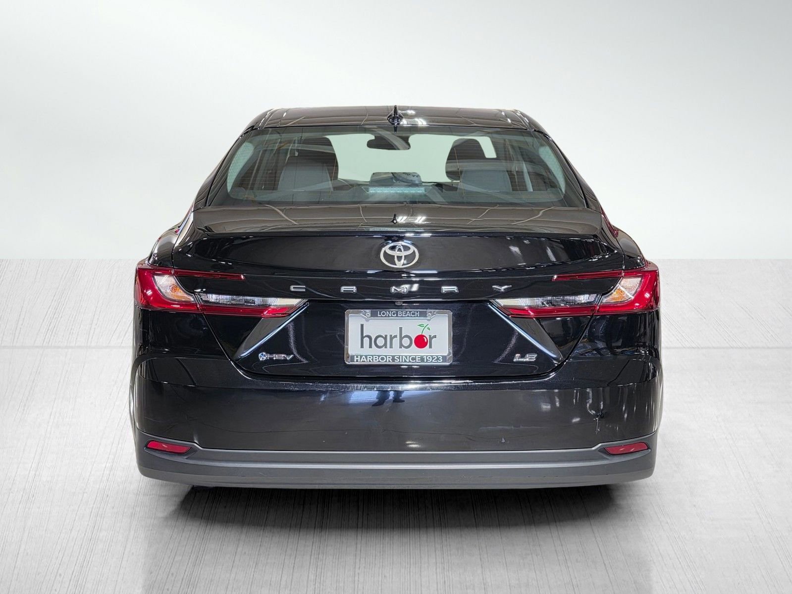 Used 2025 Toyota Camry LE image 6