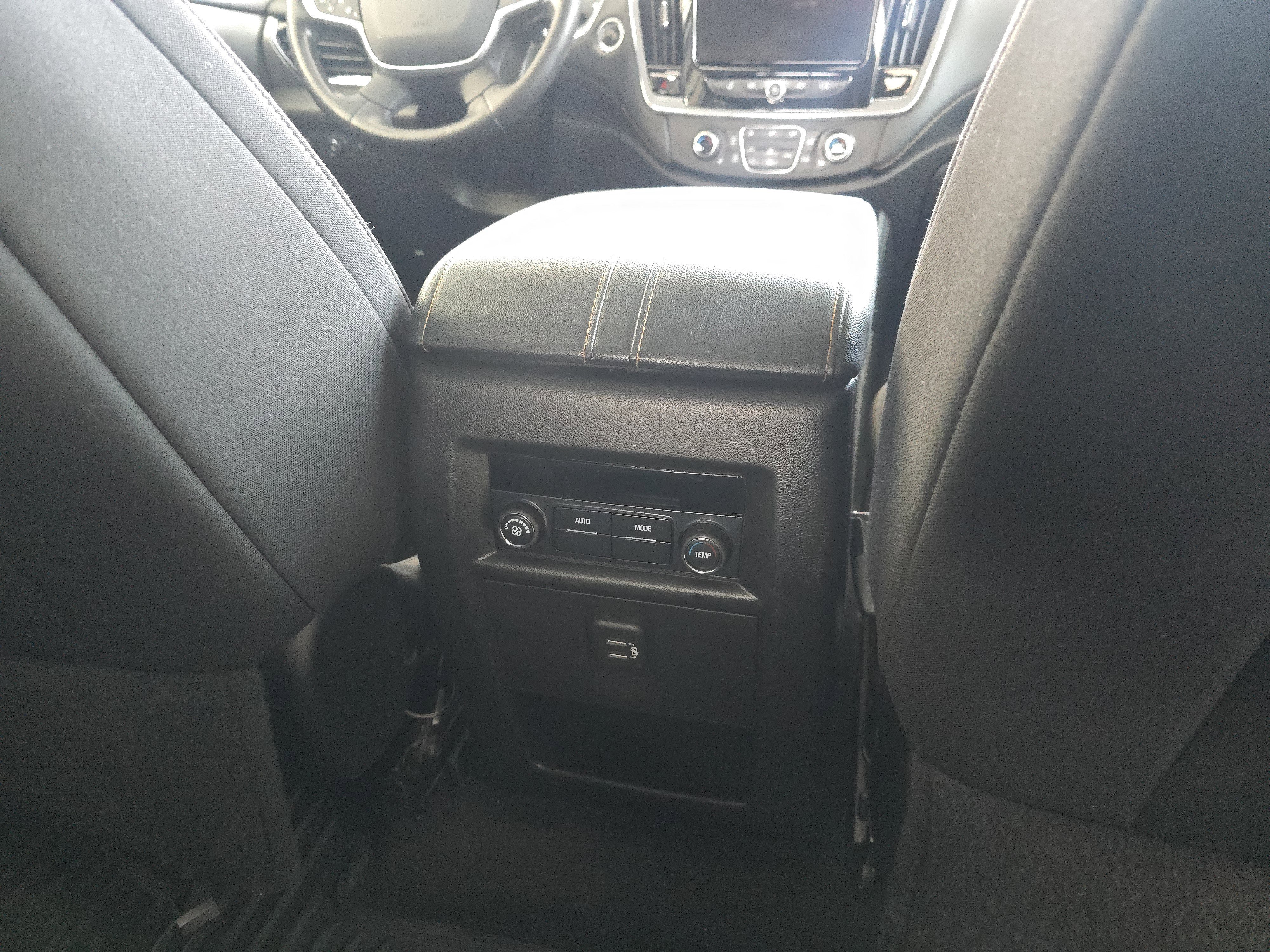 Used 2020 Chevrolet Traverse LT image 26