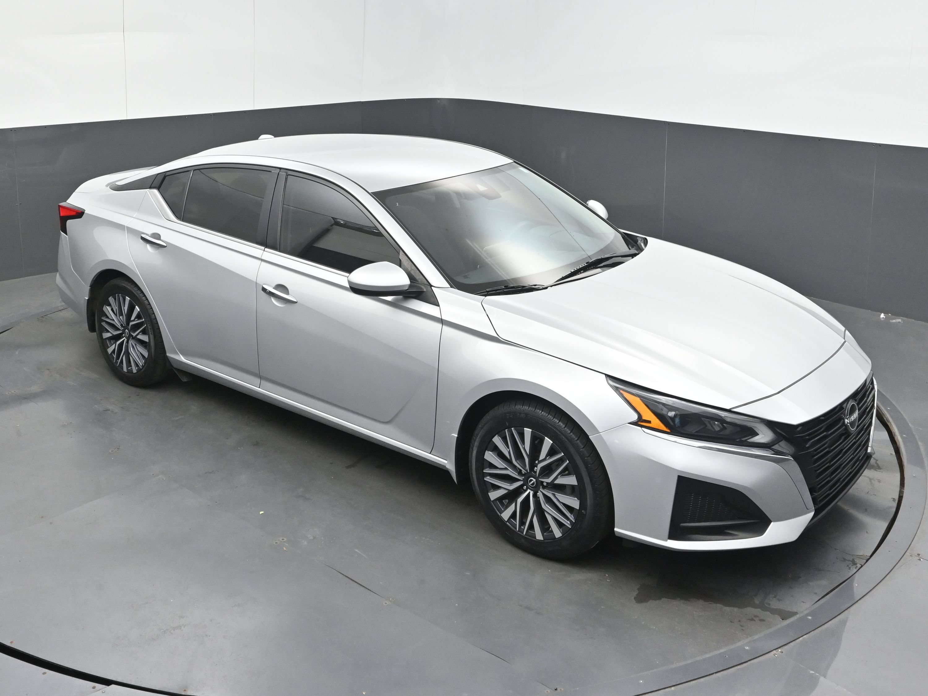 Used 2023 Nissan Altima 2.5 SV FWD image 31