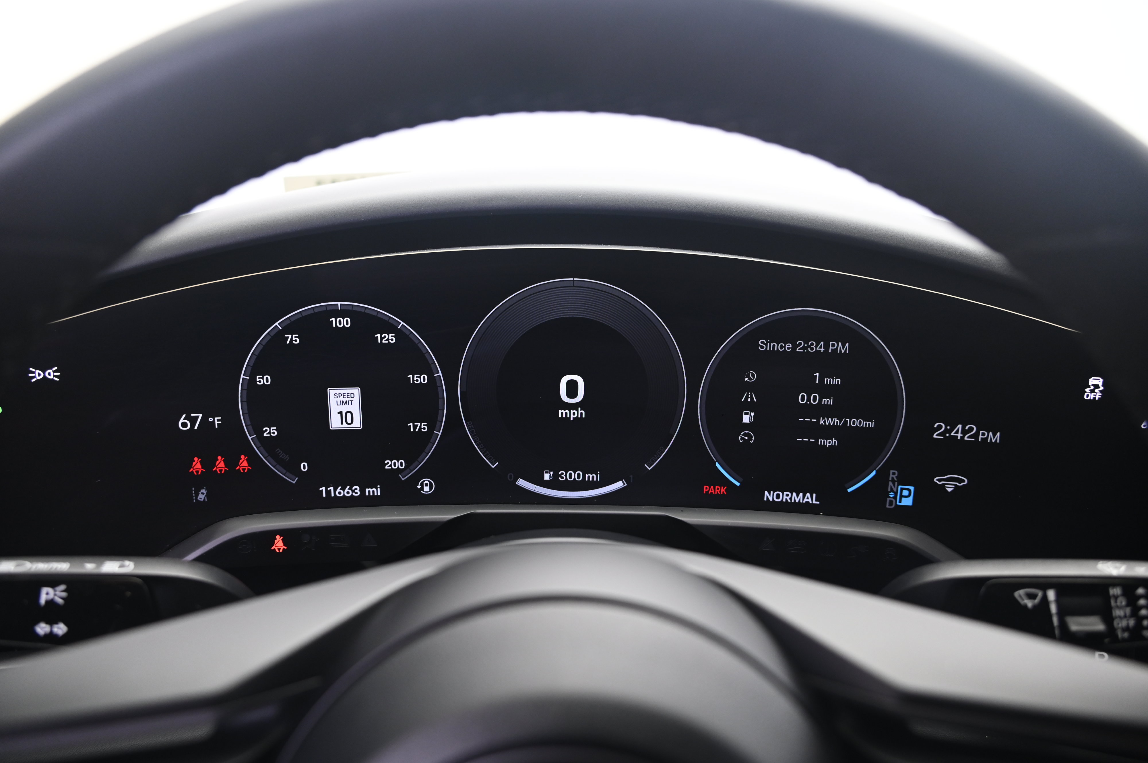 Certified 2025 Porsche Taycan 4S AWD/4WD image 35
