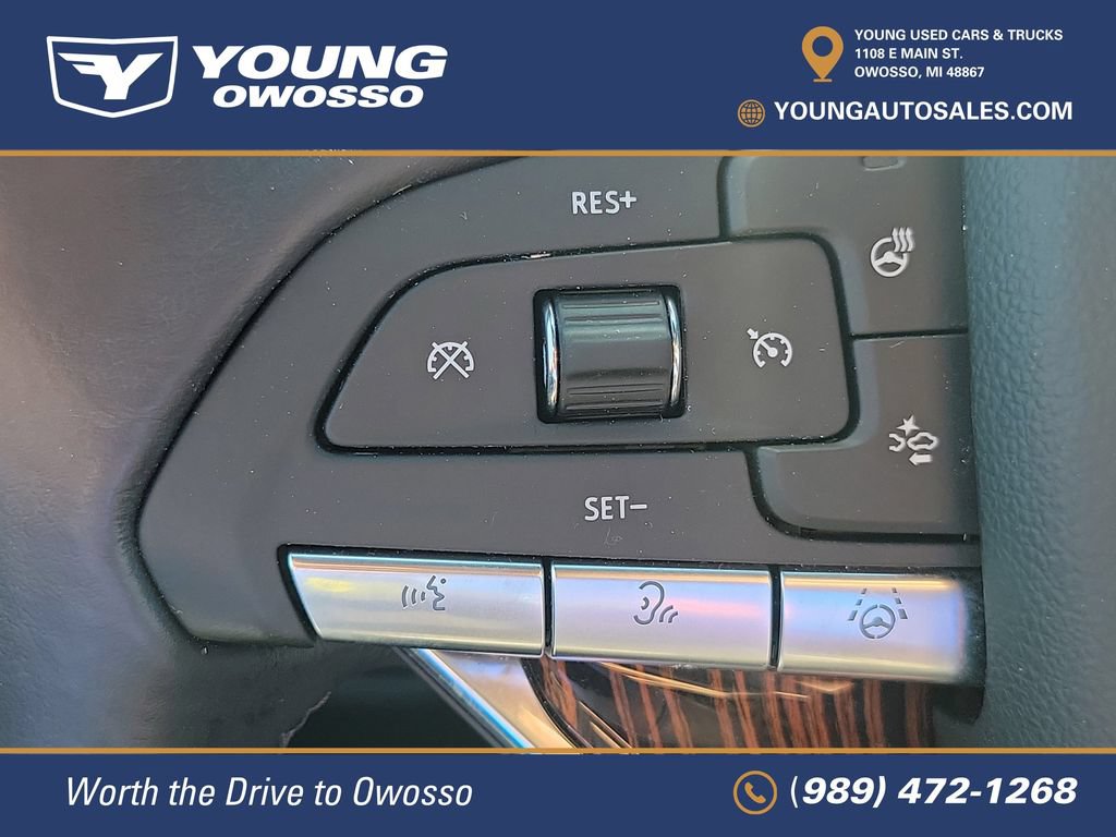 Used 2023 Cadillac Escalade Premium Luxury AWD/4WD image 13