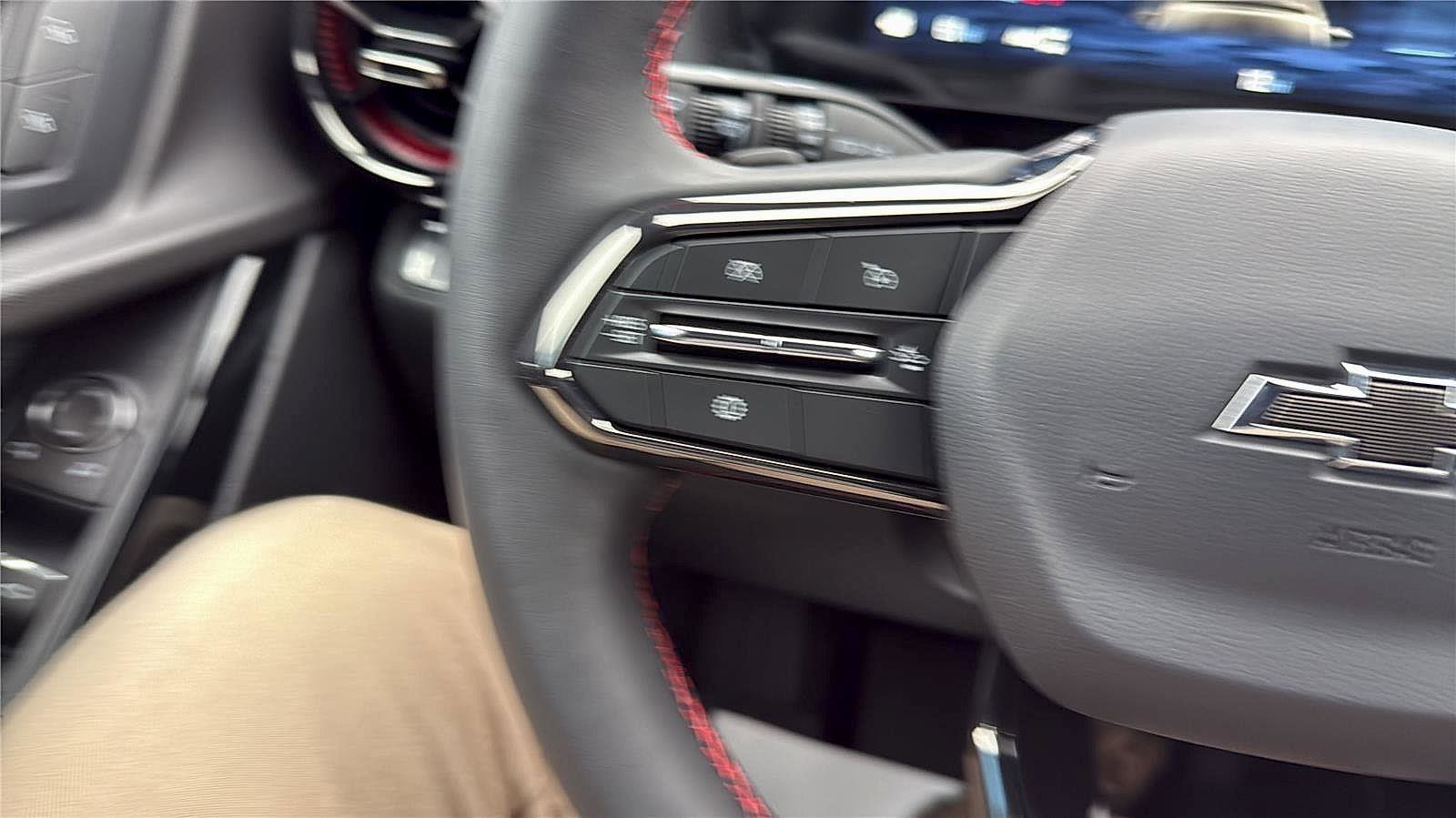 New 2026 Chevrolet Equinox RS w/ Safety and Technology Package image 13